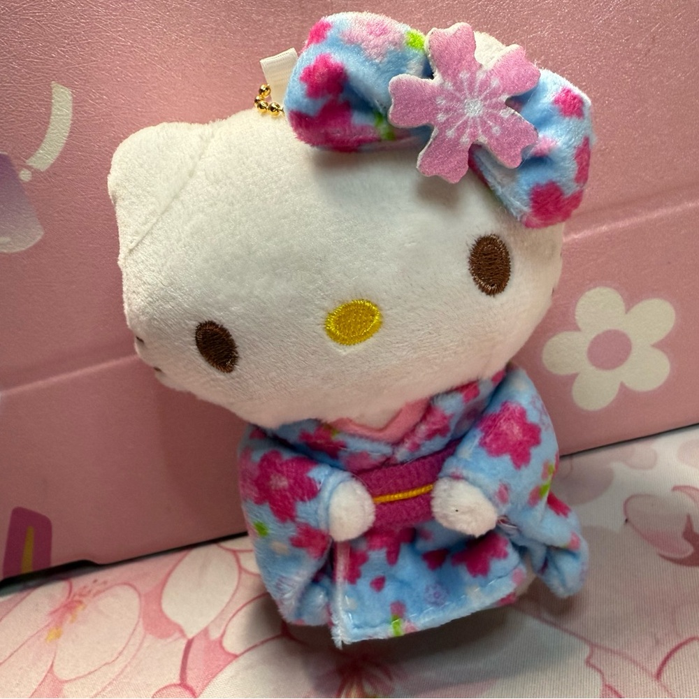 🔥 Fire Sale 🔥
Hello Kitty in a kimono: Floral Blue and Pink Plush keychain